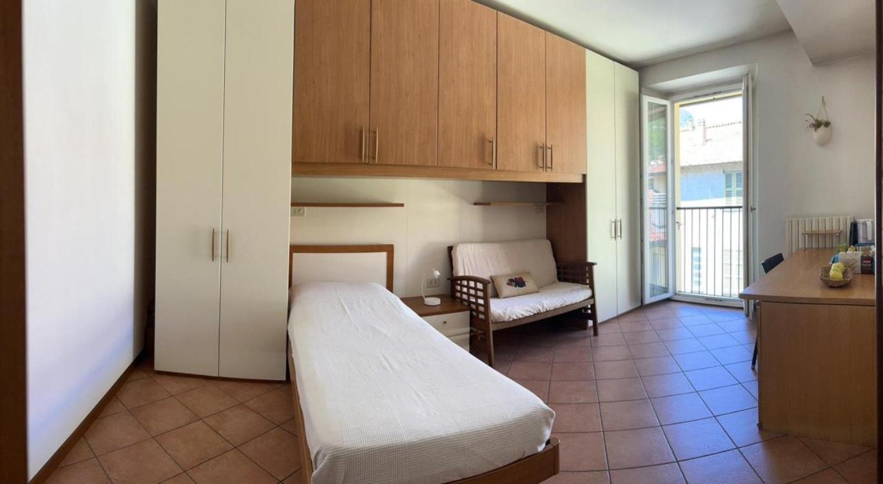 Lecco Only Females Guest House Exterior foto